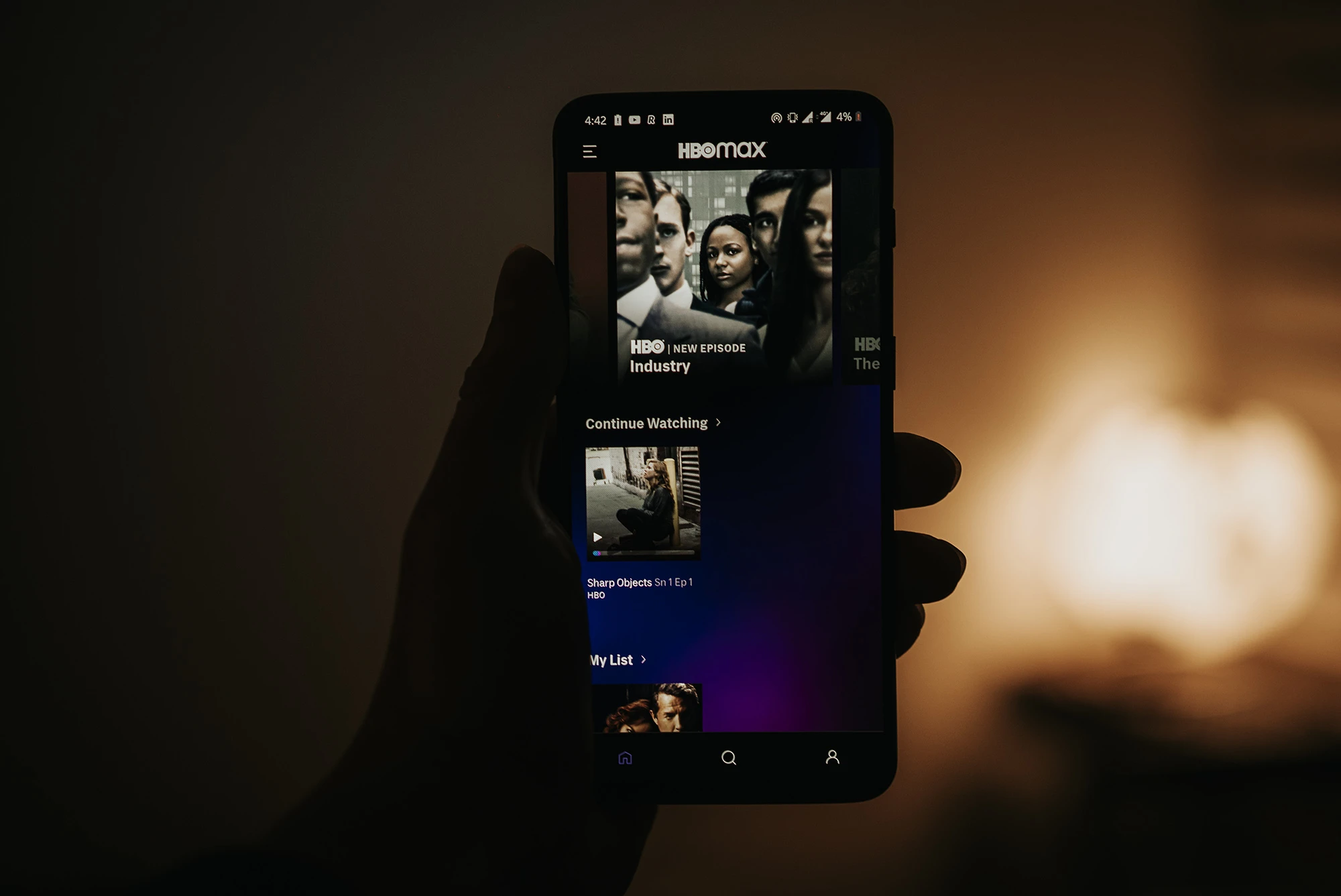 如何在澳大利亚观看 HBO Max  1. **使用 VPN** 
 首先，您需要一个可靠的 VPN 服务。选择一个能够绕过地理限制的 VPN，并且在美国有伺服器。  2. **安装 VPN** 
 下载并安装所选择的 VPN 应用程式。根据提供的说明登录并连接到美国的伺服器。  3. **创建 HBO Max 帐户** 
 转到 HBO Max 的官网。如果您已经有帐户，可以直接登入，否则您需要注册一个新帐户。请注意，注册可能需要美国的信用卡或 PayPal 帐户。  4. **开始观看** 
 一旦连接成功并登入 HBO Max，您就可以开始在澳大利亚观看您喜爱的节目和电影了。  5. **享受内容** 
 浏览并选择您想看的内容，随时随地享受 HBO Max 提供的精彩视频。  请注意，使用 VPN 观看相关内容可能会违反服务条款，因此请自行承担风险。